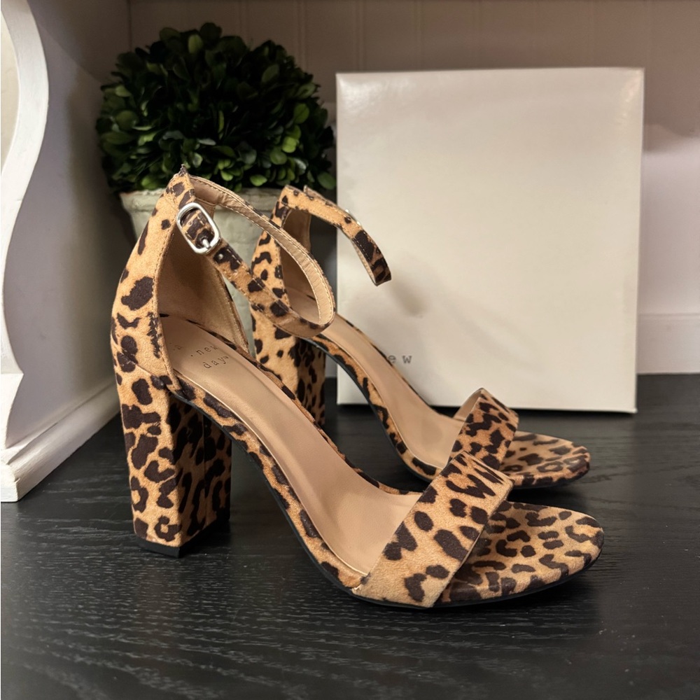 A‎ new day animal print heels preloved